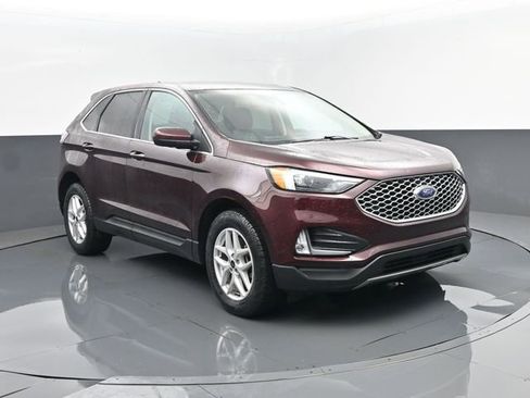 Used 2023 Ford Edge SEL w/ Convenience Package AWD/4WD image 3