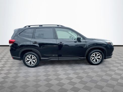 Used 2022 Subaru Forester Premium AWD/4WD image 35