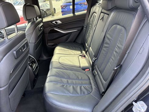 Used 2019 BMW X5 xDrive40i w/ M Sport Package image 19