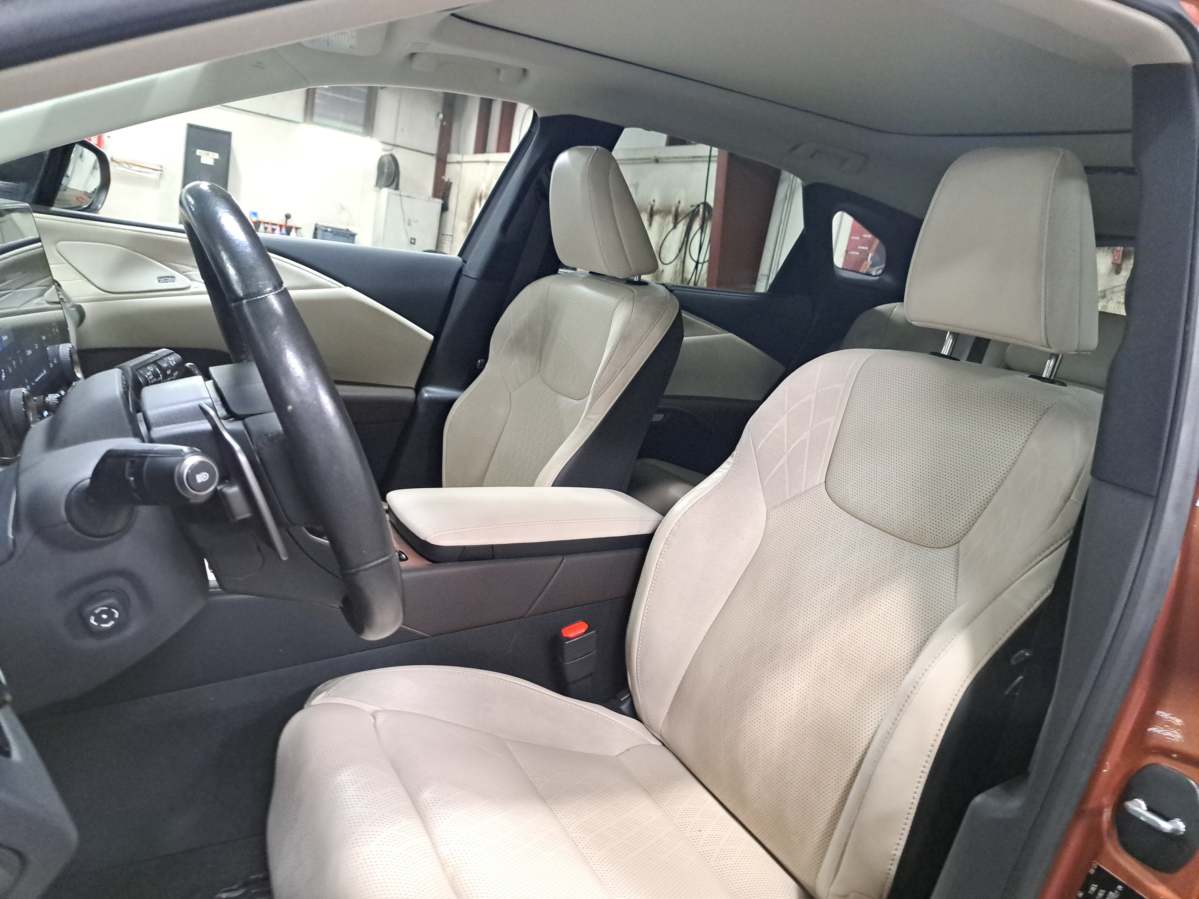 Used 2024 Lexus RX 350 FWD w/ Convenience Package image 16