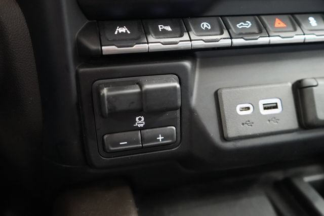 Used 2020 GMC Sierra 1500 SLT w/ SLT Premium Plus Package AWD/4WD image 32