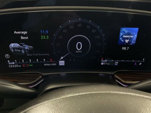 Used 2022 Cadillac Escalade Luxury image 22