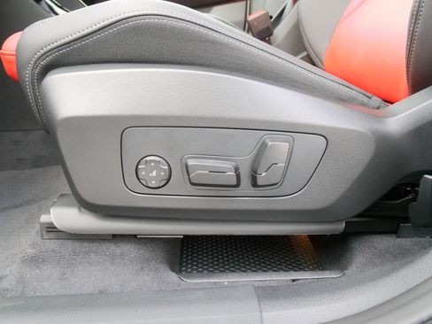 New 2025 BMW X1 xDrive28i w/ Technology Package image 18