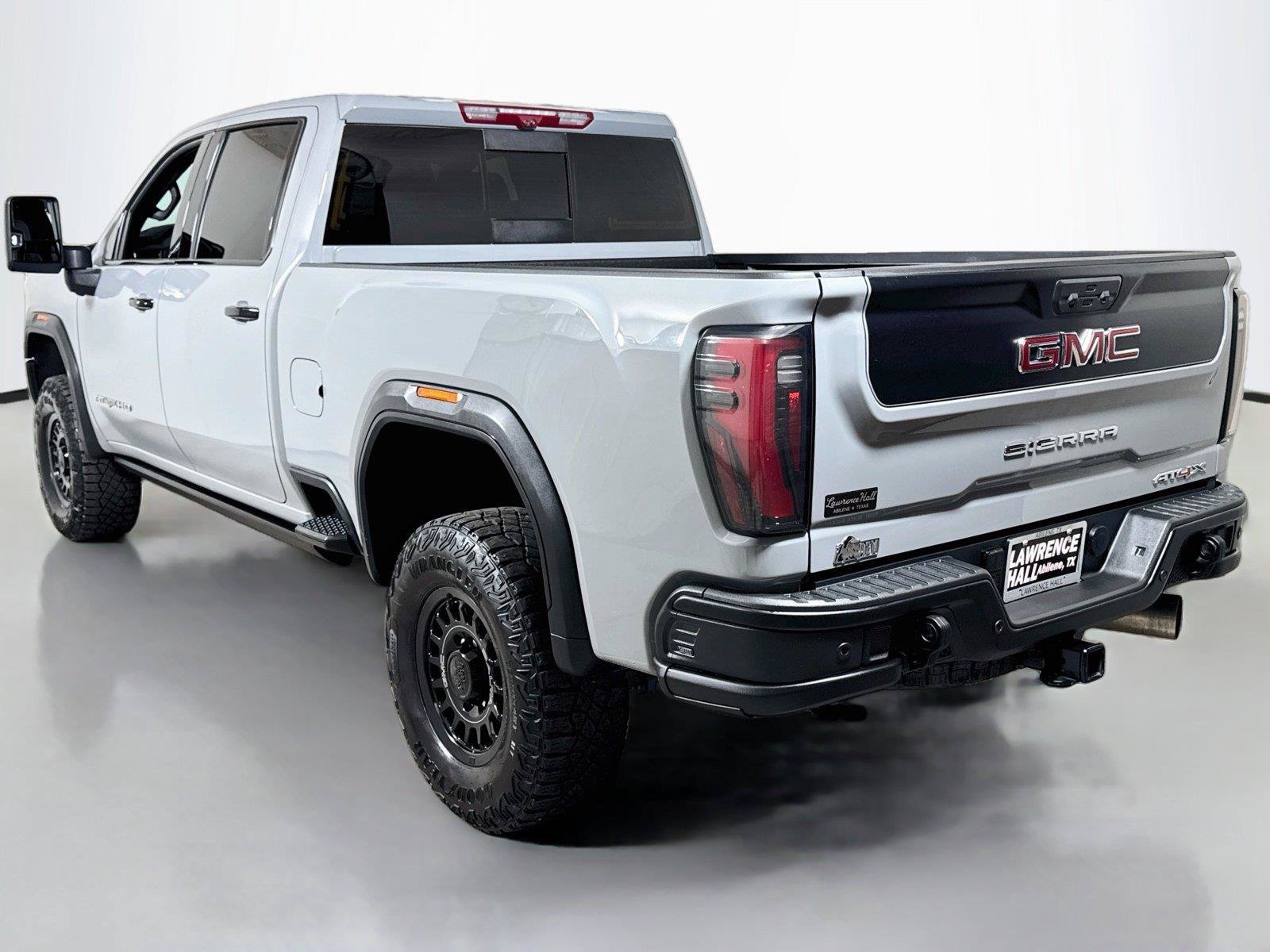 Certified 2025 GMC Sierra 2500 AT4X w/ AT4X AEV Edition AWD/4WD image 6