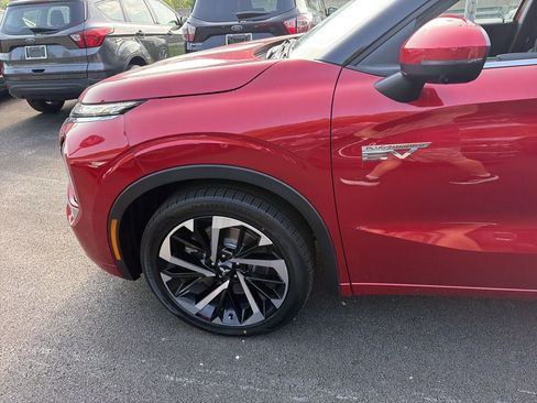 Used 2024 Mitsubishi Outlander 4WD Plug-In Hybrid image 9