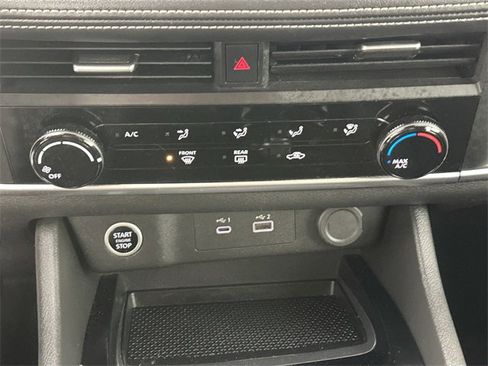 Used 2023 Nissan Rogue S image 14