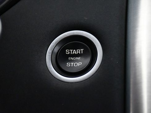 Used 2020 Land Rover Discovery HSE image 21