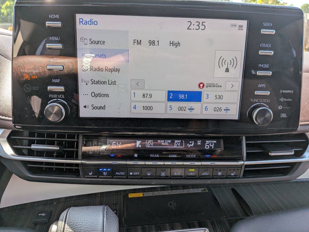 Used 2021 Toyota Sienna Platinum FWD image 19
