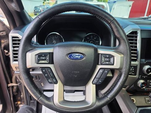 Used 2015 Ford F150 Platinum w/ Equipment Group 701A Luxury AWD/4WD image 13
