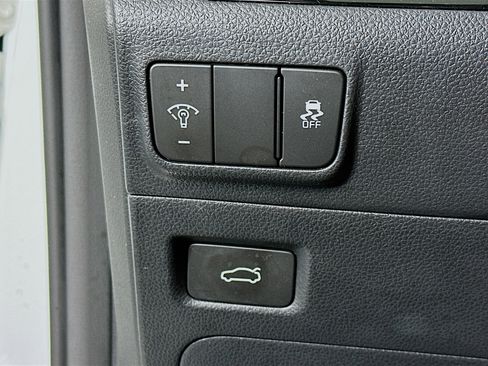 Used 2025 Kia K5 LXS image 17