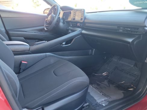 Certified 2025 Hyundai Elantra Sport w/ Cargo Package image 22