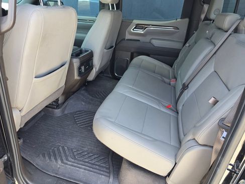 Used 2025 Chevrolet Silverado 1500 LT Trail Boss w/ Convenience Package II AWD/4WD image 15