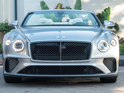 Used 2024 Bentley Continental GT V8 image 34