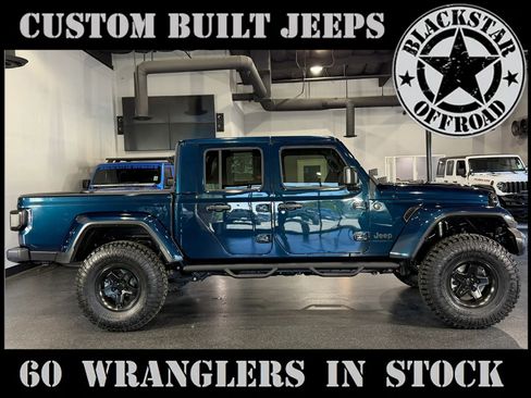 Used 2025 Jeep Gladiator Sport image 1