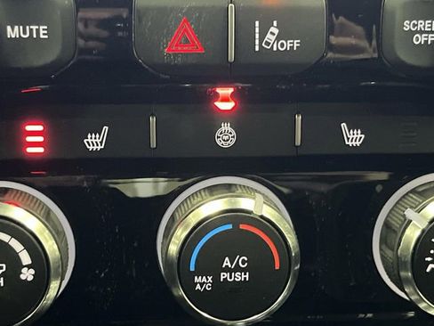 New 2026 RAM 1500 4x4 Crew Cab image 7