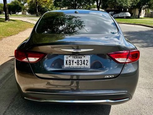 Used 2015 Chrysler 200 Limited w/ Convenience Group FWD image 5