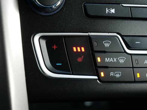 Used 2018 Ford Fusion SE w/ Fusion SE Technology Package image 28