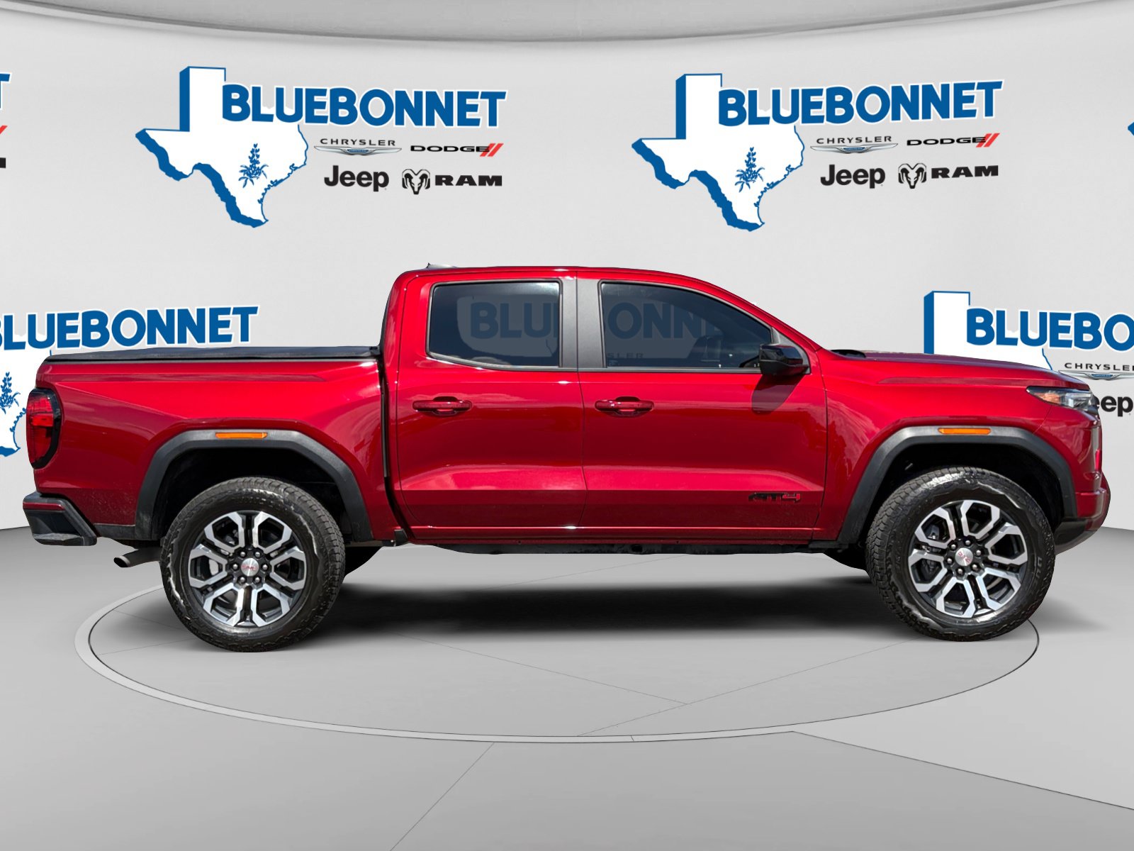 Used 2024 GMC Canyon AT4 w/ AT4 Premium Package AWD/4WD image 4