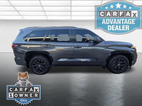 Used 2024 Toyota Sequoia Platinum AWD/4WD image 31