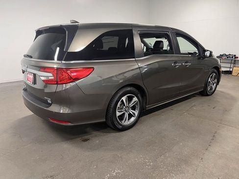Used 2018 Honda Odyssey Touring image 3
