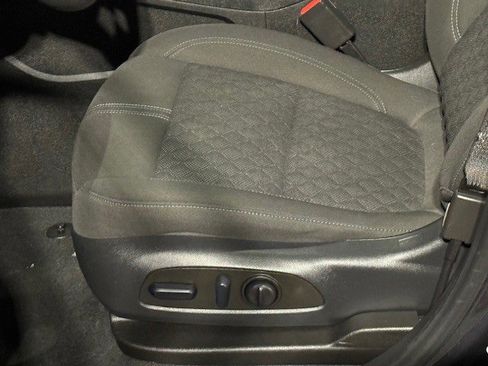 Used 2022 Chevrolet Blazer LT image 33