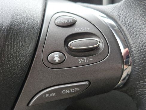Used 2024 Nissan Murano SV AWD/4WD image 7