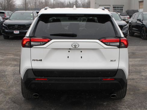 Used 2019 Toyota RAV4 XLE Premium w/ Cold Weather Package image 6