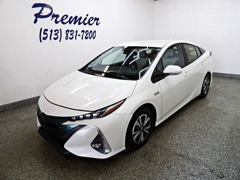 Used 2018 Toyota Prius Prime Advanced FWD image 1