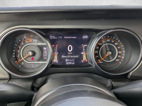 Used 2023 Jeep Gladiator Willys image 10