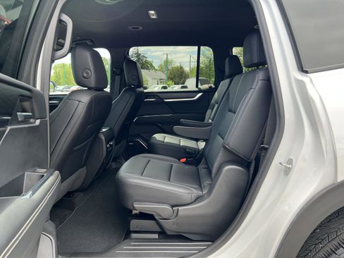 Used 2024 GMC Acadia Elevation AWD/4WD image 41