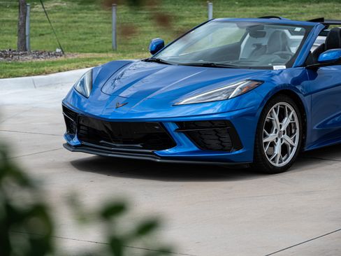 Used 2022 Chevrolet Corvette Stingray Premium Conv w/ Z51 Performance Package RWD image 42