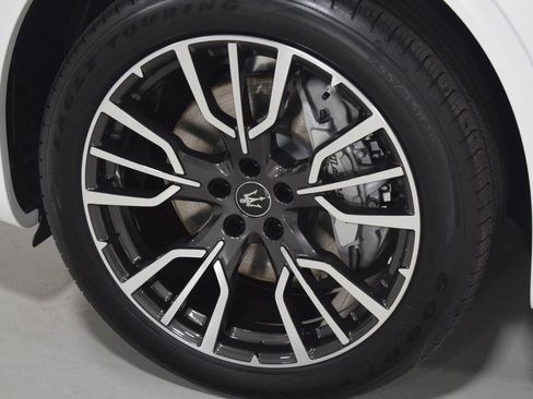 New 2025 Maserati Grecale GT image 5