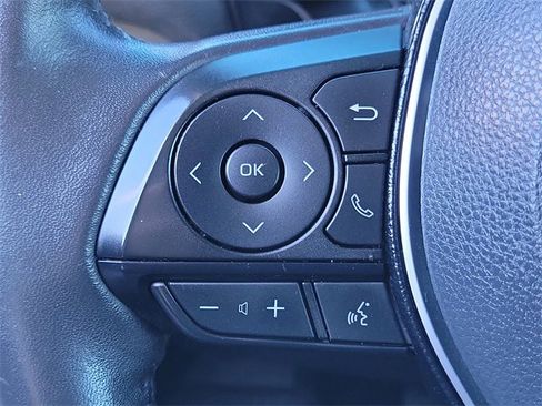 Used 2019 Toyota RAV4 XLE Premium image 8