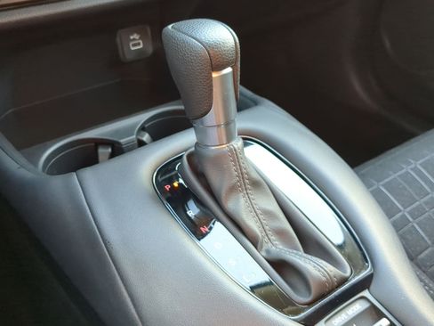 Used 2025 Honda HR-V LX image 25