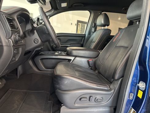 Used 2021 Nissan Titan PRO-4X w/ Pro-4x Convenience Package AWD/4WD image 8