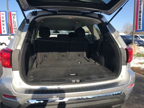 Used 2020 Nissan Pathfinder S image 37