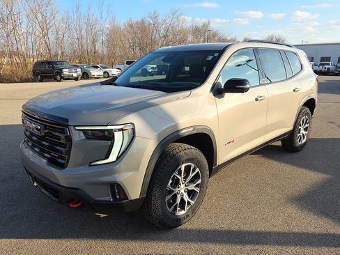 New 2026 GMC Acadia AT4 w/ Luxury Package image 4