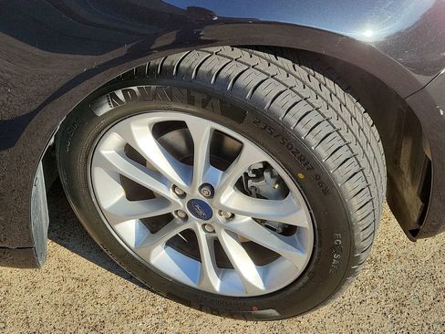 Used 2020 Ford Fusion SE image 31