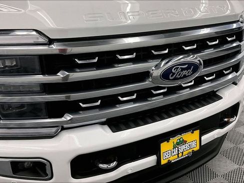 Used 2024 Ford F350 Platinum image 32