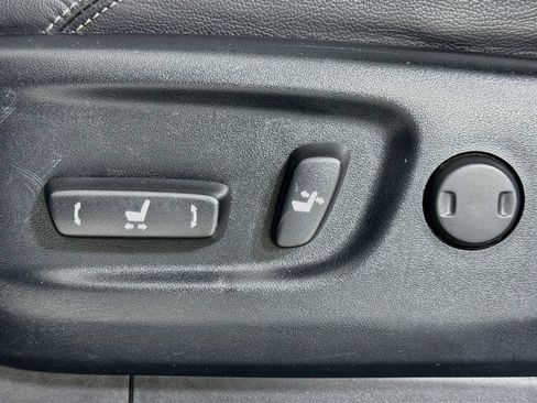 Used 2019 Toyota 4Runner Limited AWD/4WD image 17