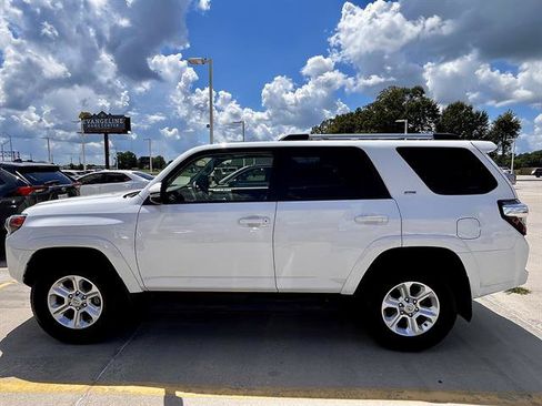 Used 2024 Toyota 4Runner SR5 Premium w/ Moonroof Package AWD/4WD image 8