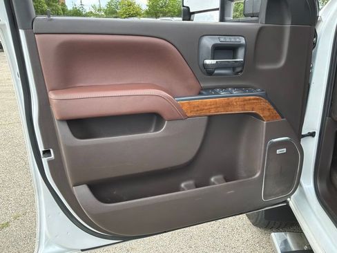 Used 2019 Chevrolet Silverado 2500 High Country w/ Duramax Plus Package AWD/4WD image 11