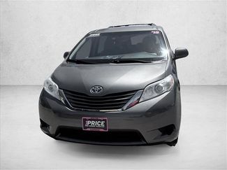 Used 2015 Toyota Sienna LE FWD video 2