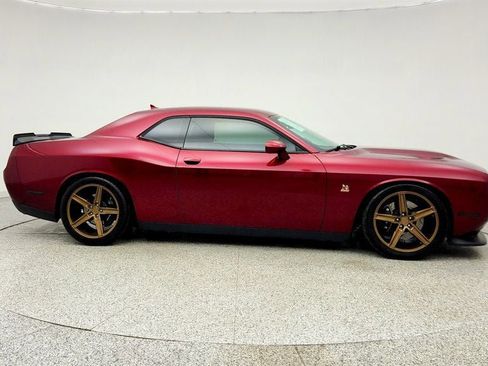 Used 2019 Dodge Challenger R/T Scat Pack RWD image 4