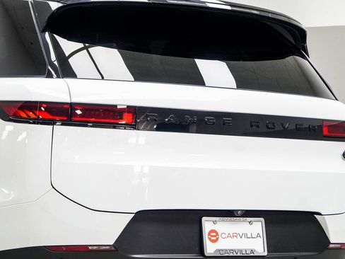 Used 2023 Land Rover Range Rover Sport SE image 13