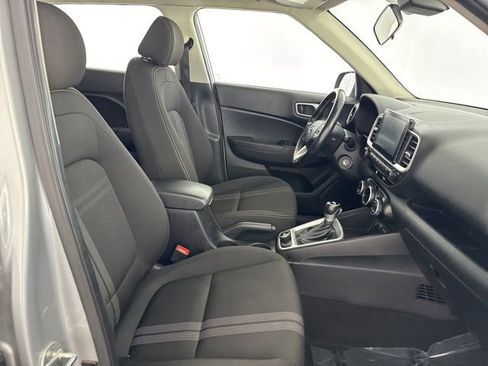Used 2022 Hyundai Venue SEL FWD image 20