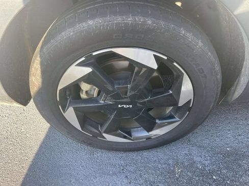 Used 2025 Kia Sorento EX w/ EX Panoramic Sunroof Package AWD/4WD image 13
