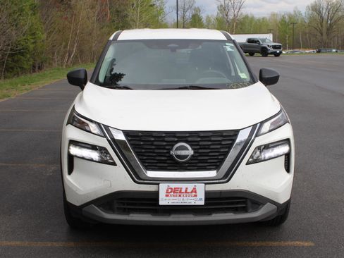 Used 2023 Nissan Rogue S AWD/4WD image 2