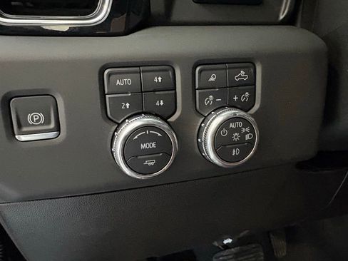 Used 2025 GMC Sierra 1500 Denali Ultimate image 8