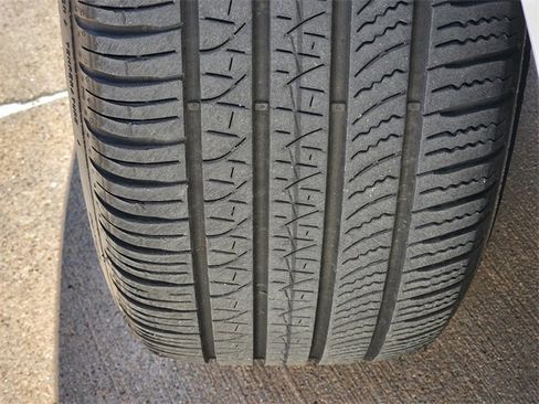 Used 2025 Land Rover Discovery Sport S image 11